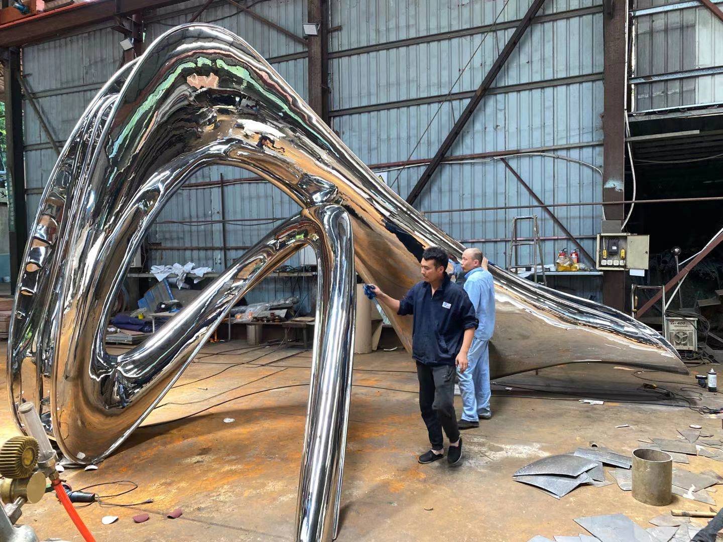 Sculptural pool slide workshop image