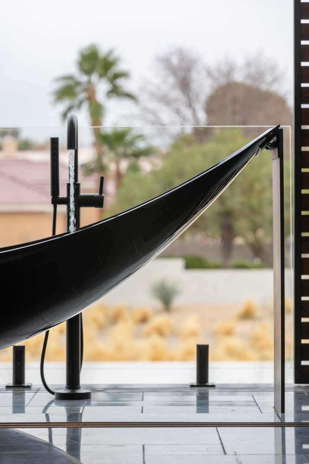 Detail of floating bath tub manufactured by Splinterworks Detail of floating bath tub manufactured by Splinterworks